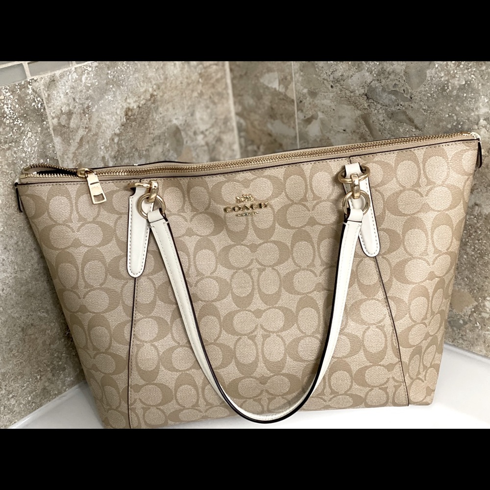 COACH Signature Zip Tote